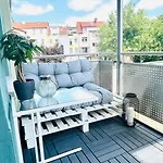 Modern Eingerichtetes Mit Balkon Apartment *