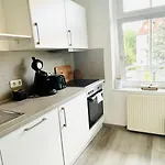 Modern Eingerichtetes Mit Balkon *