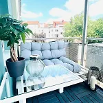Modern Eingerichtetes Mit Balkon *