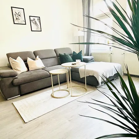 Modern Eingerichtetes Mit Balkon Erfurt
