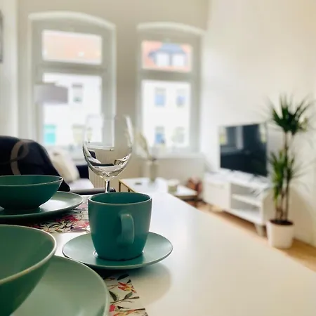 Modern Eingerichtetes Mit Balkon