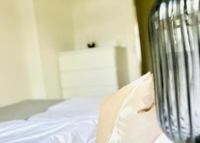 Appartement Modern Eingerichtetes Mit Balkon