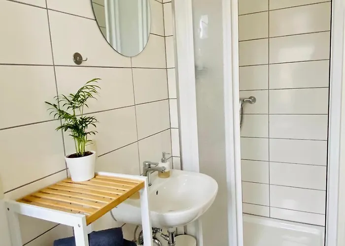 Appartement Modern Eingerichtetes Mit Balkon *